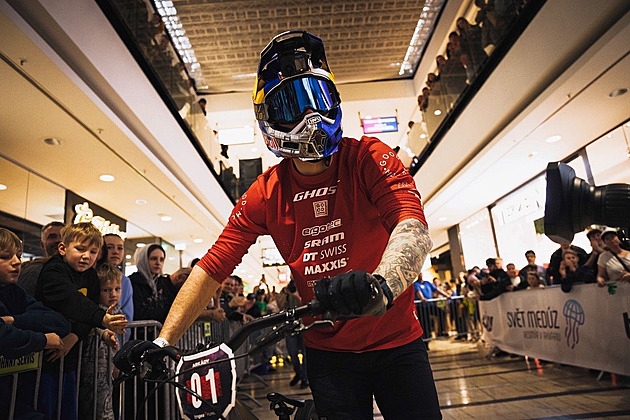 Trať plná eskalátorů a skoků. Arkády Pankrác opět ovládne extrémní DownMall