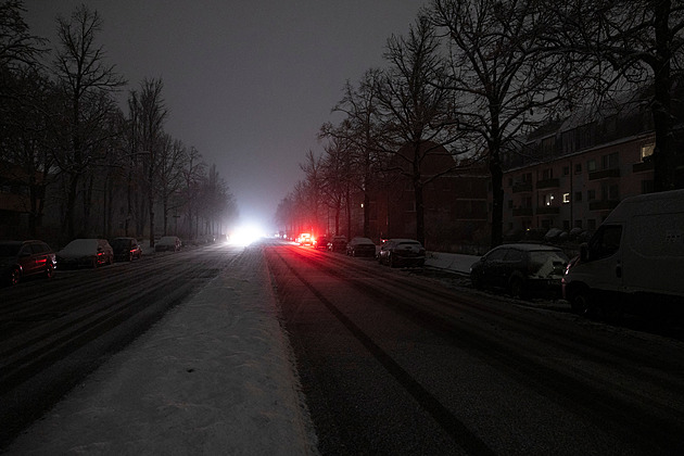 Město mrzlo při blackoutu, on šel na tenis. Primátor Berlína čelí kritice