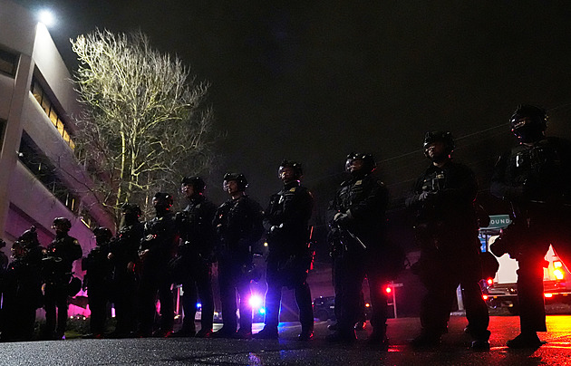 Imigrační agenti znovu stříleli na auto, v Portlandu zasáhli dva lidi