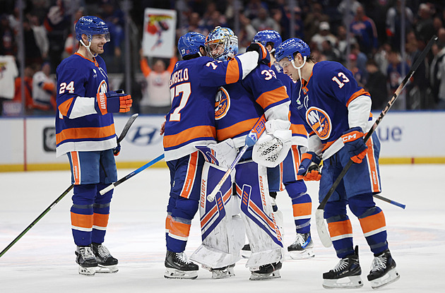 Palát zářil v premiéře za Islanders, uzdravený Vladař se vrátil do brány