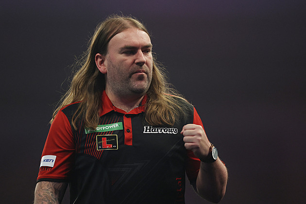 Terč vidí rozmazaně, na MS i tak exceloval. Šipkařský svéráz vybírá peníze i pro dceru