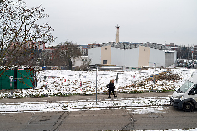 Šmoulí město zmizelo ze sídliště Jižní Svahy, nahradí ho budova z modulů