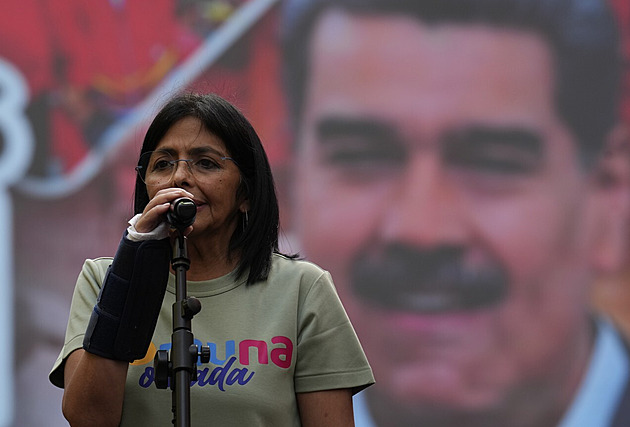 Rozdíly nesmí být. Prozatímní venezuelská prezidentka vyzvala k dohodě s opozicí