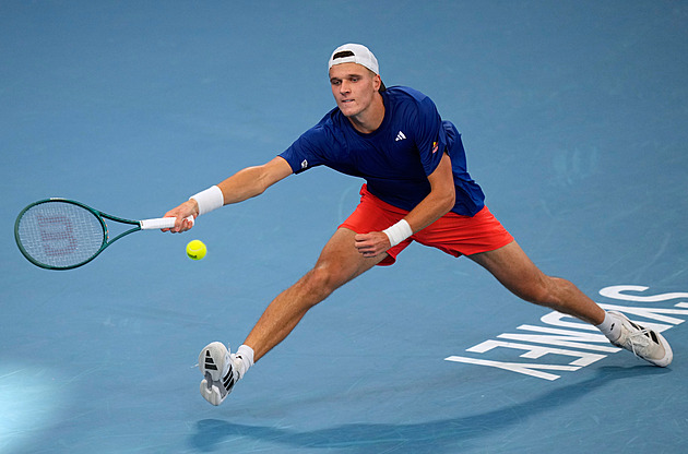 Menšík přijde o Davis Cup se Švédskem, je zraněný. Český tým doplní Svrčina a Mrva