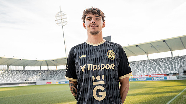 Lotyšský dlouhán, jinak zatím nic. U fotbalistů Hradce převládá úbytek