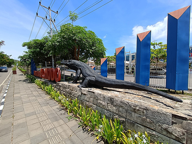 Plavba za draky se dvěma penisy. Vítejte v ráji, kam vás odveze sám ďábel