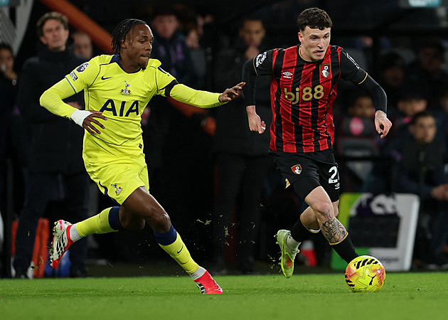 Brighton remizoval se City, ztratila i Chelsea. Burnley obralo United o body