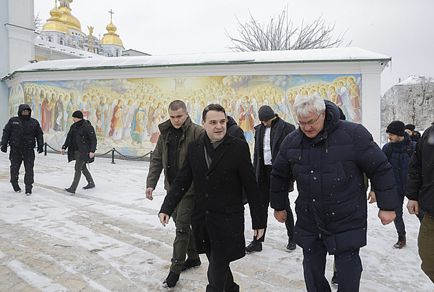 Macinka vs. Okamura. Když Babiš mlčí, o srozumitelnou komunikaci se stará šéf diplomacie