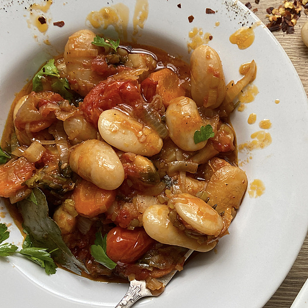 Zapékané fazole se zeleninou podle Moniky Karagkiozis Jálové