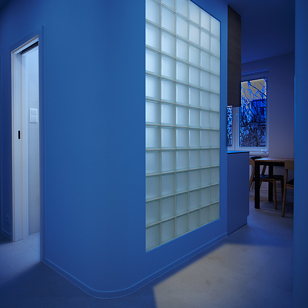 V panelákovém 2+1 dispozici nezměnili, přesto vznikla úžasná proměna