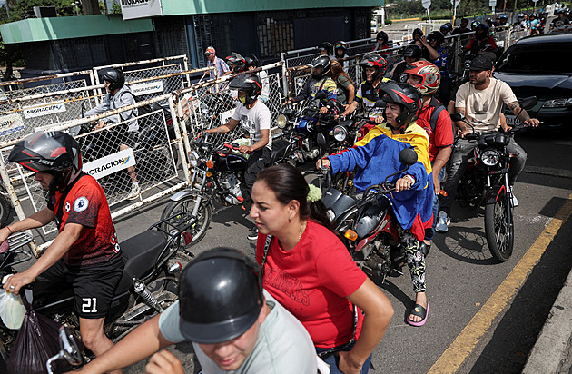 Jeho lidé na mě mířili, teď padl. Novinář o konci Madura a strachu v Kolumbii
