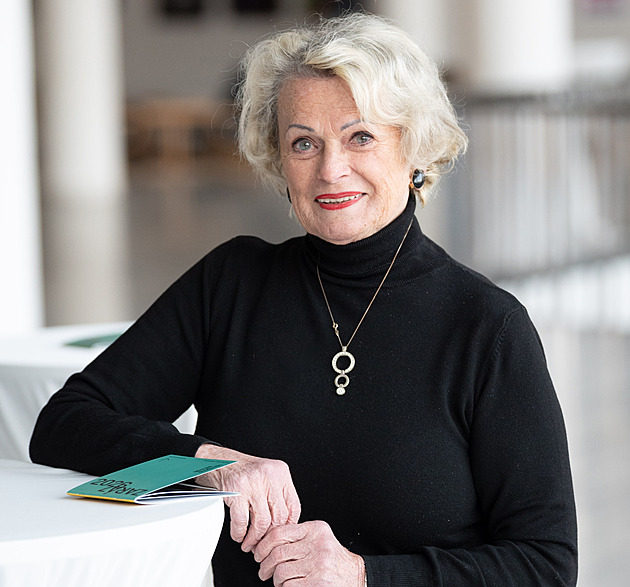 Do Zlína ji přivedla láska, se zdejším divadlem Jana Tomečková prožila 55 let