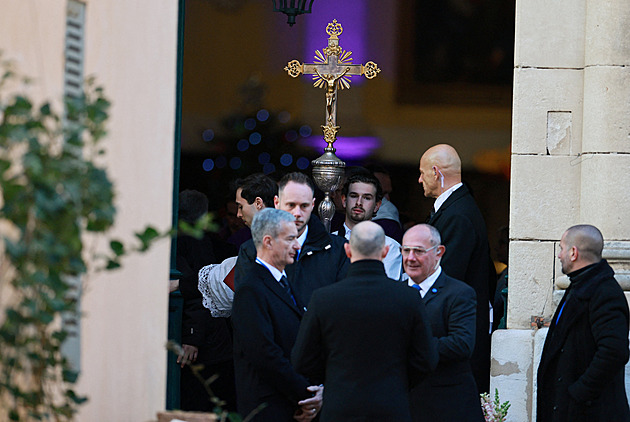 OBRAZEM: Merci Brigitte! Francie se rozloučila se svou legendární Bardotovou