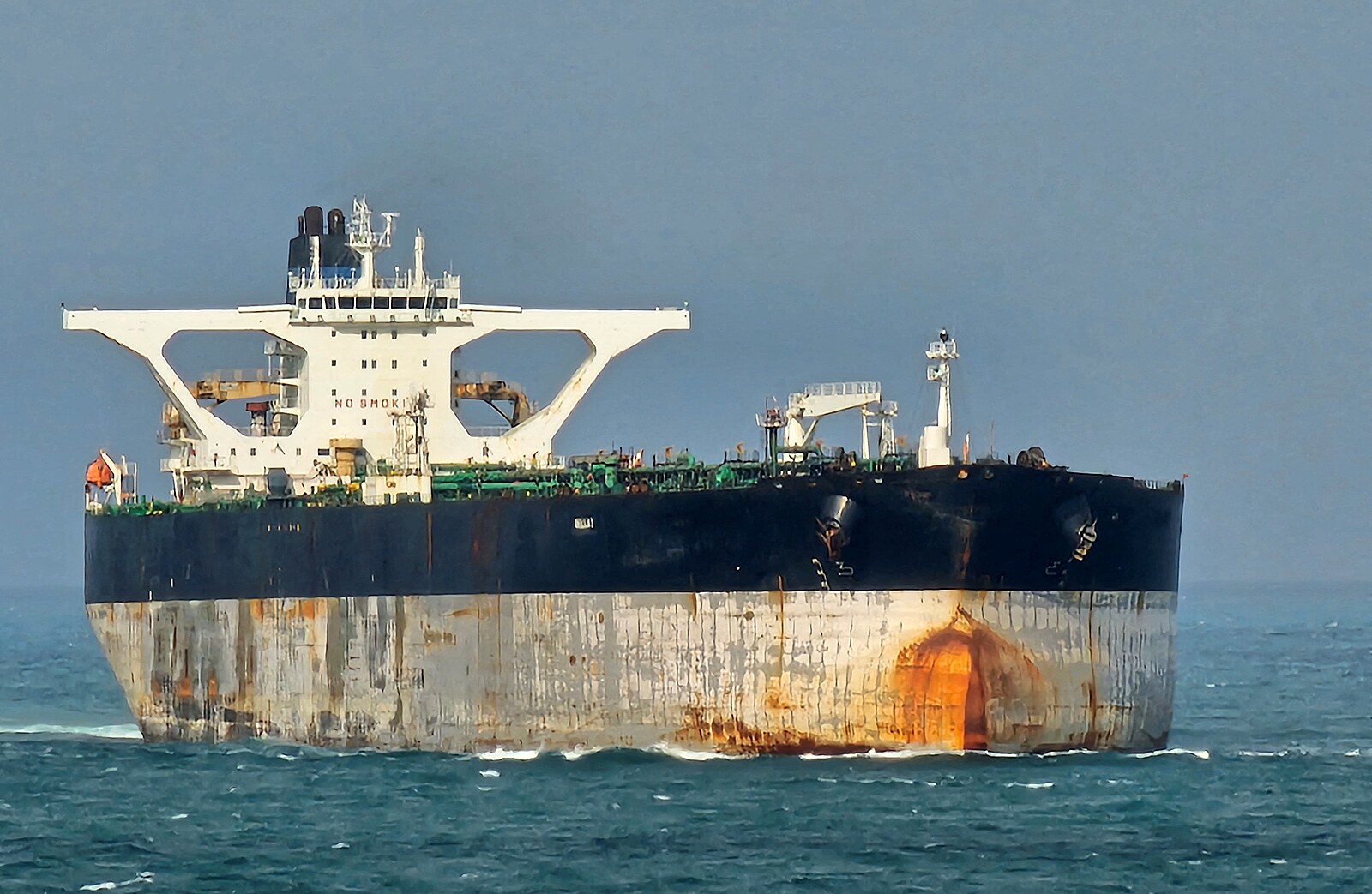 USA propustily dva členy ruské posádky zadrženého tankeru, oznámila Moskva