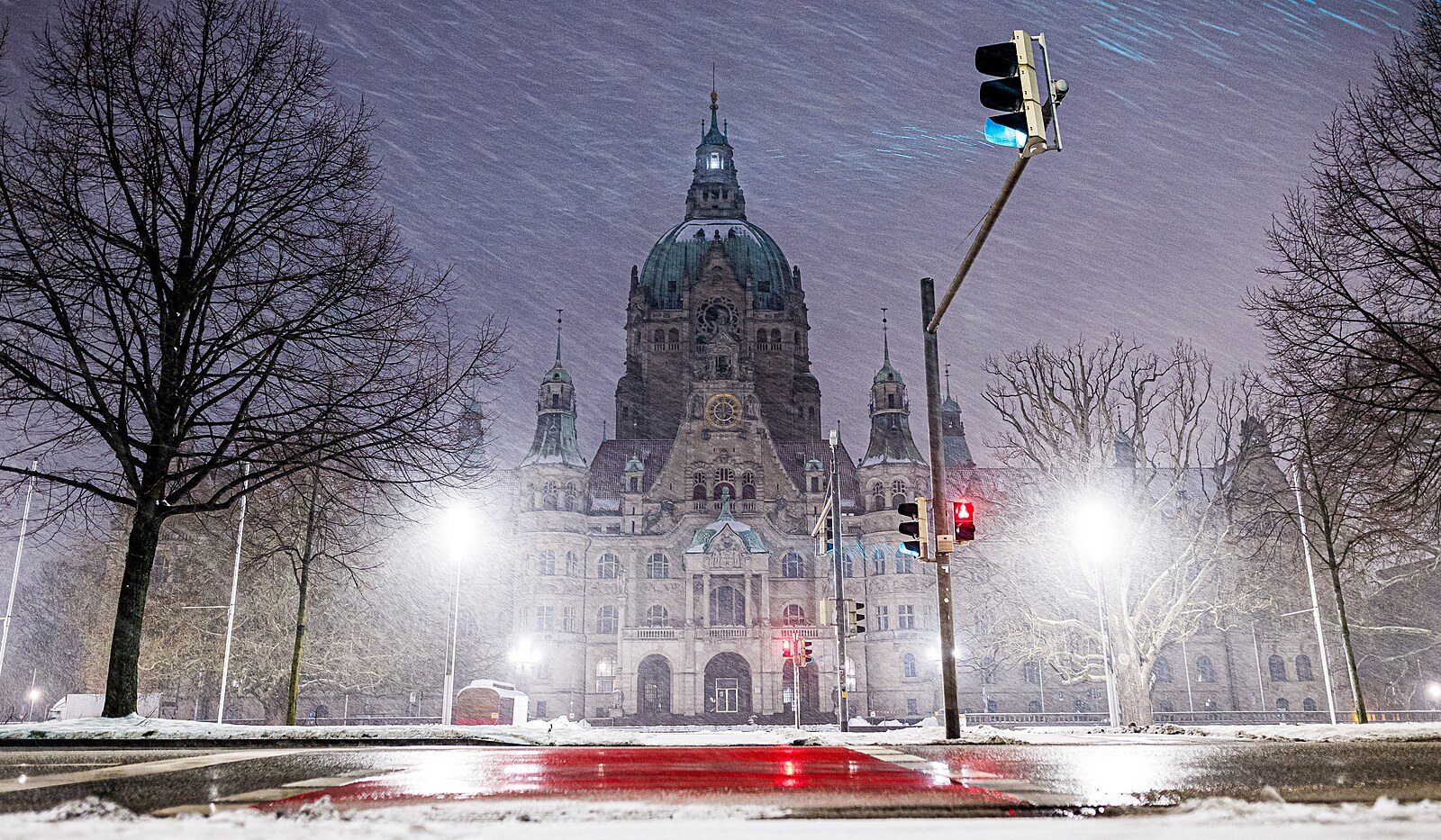 V Německu udeřila sněhová bouře Elli, zavírají se školy