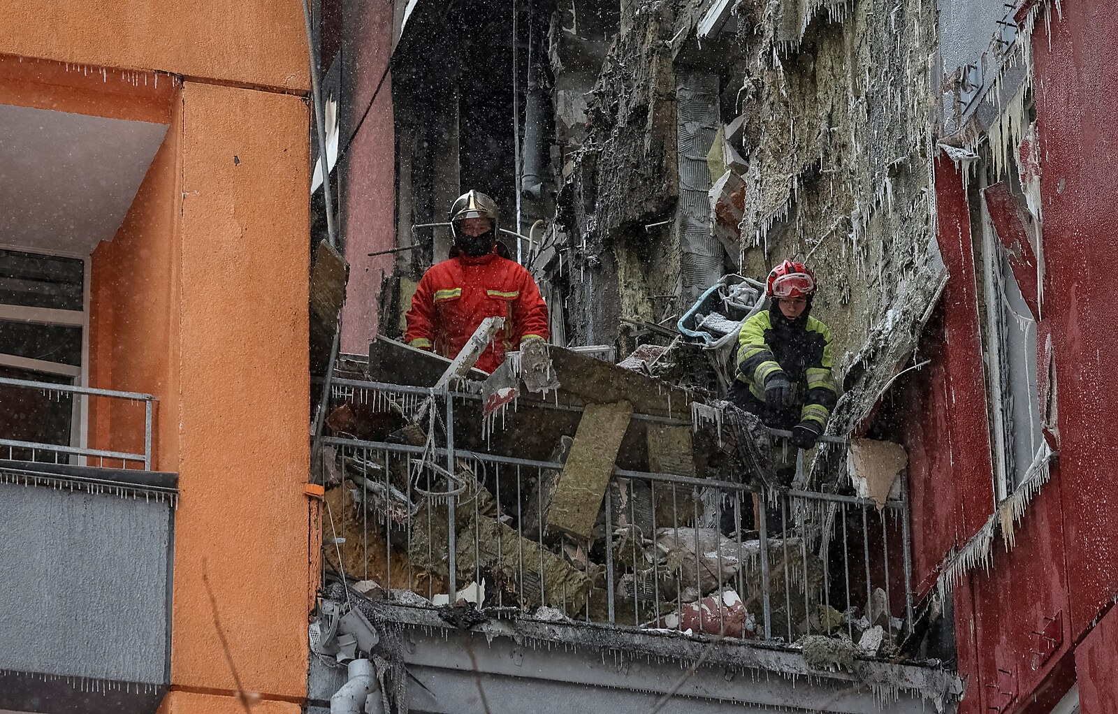 Polovina domů v Kyjevě je po útoku bez tepla. Odjeďte, vyzval starosta Kličko