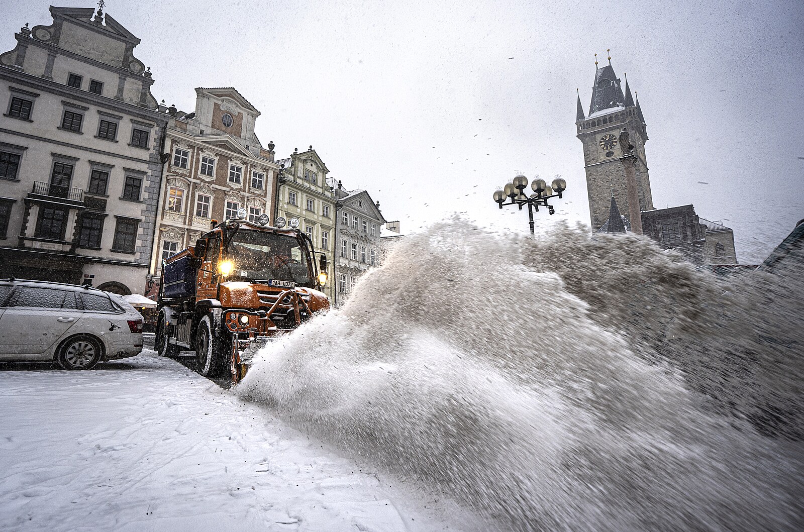 Kolabuje doprava v Praze. Zpožďuje se MHD, kamiony blokují výjezdy z města