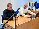Starosta Lomu Vladim�r Urban (vlevo) v jednac� s�ni Okresn�ho soudu v Most� (7....