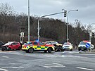 Nehoda dvou vozidel v Praze. Srazilo se i auto z�chrann� slu�by. (3. ledna 2026)