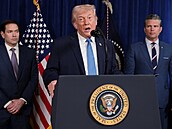 Americký prezident Donald Trump b�hem tiskové konference po americkém úderu na...