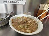 Miska ramenu v restauraci v Sendagaya v Tokiu (14. zá�í 2025)