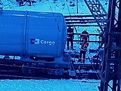 Na nádra�í v Havlí�kov� Brod� vykolejil cisternový vlak. (8. ledna 2026)