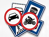 Cedule okolo tuzemských silnic svým provedením ustrnuly v minulosti a vypadají...