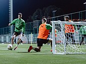 �eský úto�ník Tomá� �van�ara (vlevo) na tréninku Borussie Mönchengladbach.