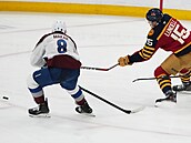 Anton Lundell (15) z Florida Panthers st�ílí v zápase s Colorado Avalanche,...