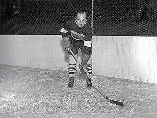 Howie Morenz, bývalý kanadský úto�ník a trojnásobný vít�z Stanley Cupu.