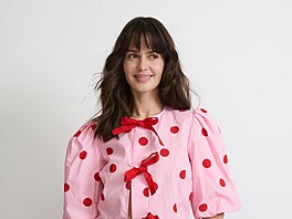 U� na první pohled je jasné, �e tato halenka není í pro ka�dého a její no�ení...