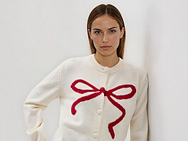 I kdy� tento svetr evokuje Vánoce, rozhodn� není jen výsadou svátk�. Unosíte ho...