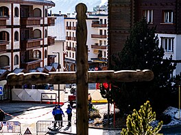 Tragédie ve �výcarsku. P�i po�áru v ly�a�ském letovisku Crans-Montana zahynuly...