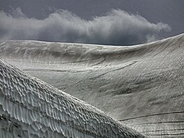 Extrémní �t�drost té sn�hové nadílky, která se tu v zim� navr�í do vý�ky...