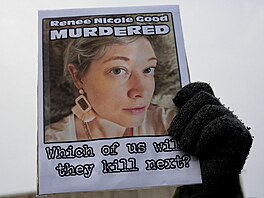 Ameri�ané v Minneapolisu protestují proti Ú�adu pro imigraci a cla (ICE) poté,...