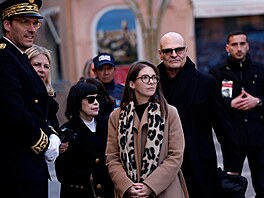 Zp�va�ka Mireille Mathieu a ministerská delegátka pro rovnost pohlaví,...