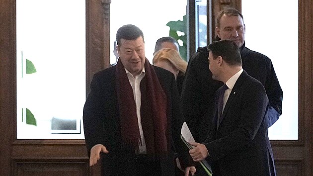 P�edseda Poslaneck� sn�movny Tomio Okamura (SPD) p�ich�z� na sch�zi vl�dy, kter� mimo jin� projedn� n�vrh programov�ho prohl�en� vl�dy a n�vrhy novel z�kon� o silni�n�m provozu a o podpo�e bydlen�. (5. ledna 2026)