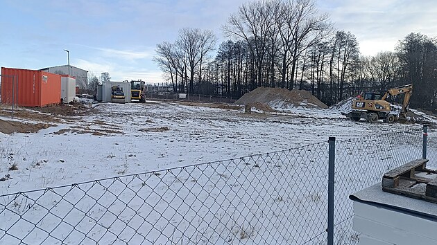 V t�sn�m sousedstv� tohoto objektu spole�nosti VHST za�alo m�sto s v�stavbou nov�ho vlastn�ho s�dla vod�rensk� spole�nosti za 66 milion� korun.