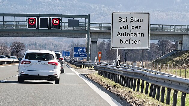 Pozor při cestách na sjezdovku. V Německu a Rakousku není dovoleno jen tak...