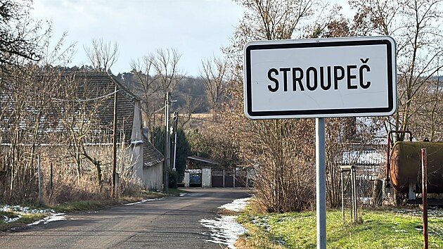 Kriminalist� v �steck�m kraji vy�et�uj� prvn� n�siln� trestn� �in leto�n�ho roku. V rodinn�m dom� v obci Stroupe� na Lounsku byli nalezeni dva lid� bez zn�mek �ivota. (2. ledna 2026)