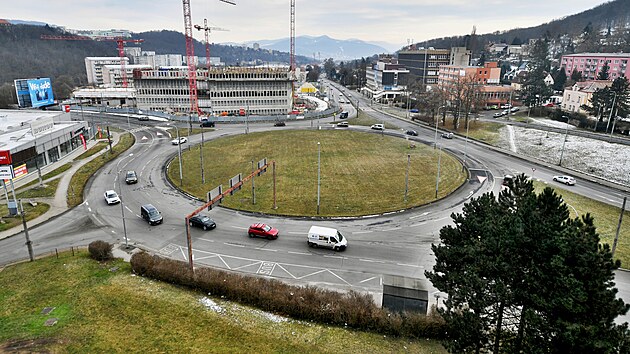 K�i�ovatka na silnici I/30 ve �tvrti Bukov v �st� nad Labem, kter� je zn�m� pod jm�nem Na Rondelu. (leden 2026)