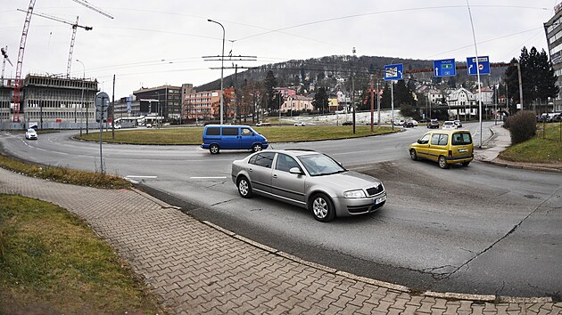 K�i�ovatka na silnici I/30 ve �tvrti Bukov v �st� nad Labem, kter� je zn�m� pod jm�nem Na Rondelu. (leden 2026)