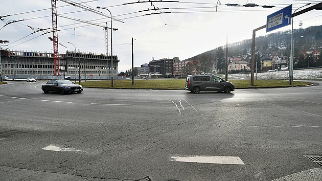 K�i�ovatka na silnici I/30 ve �tvrti Bukov v �st� nad Labem, kter� je zn�m� pod jm�nem Na Rondelu. (leden 2026)