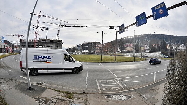 K�i�ovatka na silnici I/30 ve �tvrti Bukov v �st� nad Labem, kter� je zn�m� pod jm�nem Na Rondelu. (leden 2026)