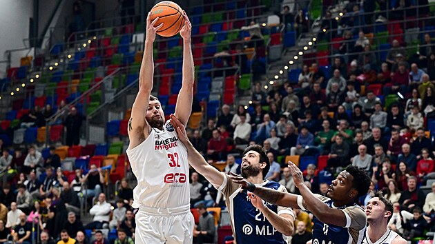 Nymburk'lu basketbolcular LM'de son 16'ya yükseldi