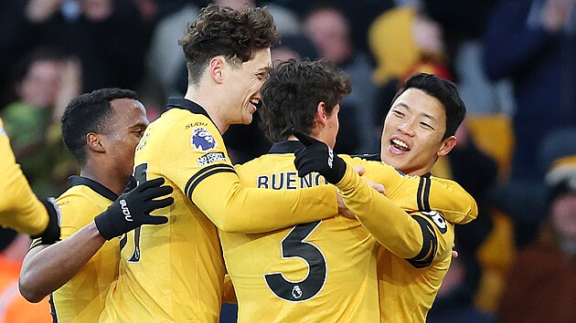 ONLINE: City může snížit ztrátu, Wolves i s Krejčím v základu hrají v Nottinghamu