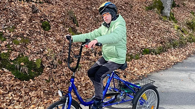 Jakub Gury�a trp�c� vz�cnou nemoc� na kole.