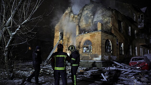 D�m zasa�en� rusk�m dronov�m �tokem. (9. ledna 2026)