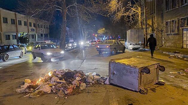 �r�nem zm�taj� rozs�hl� protesty. (1. ledna 2026)