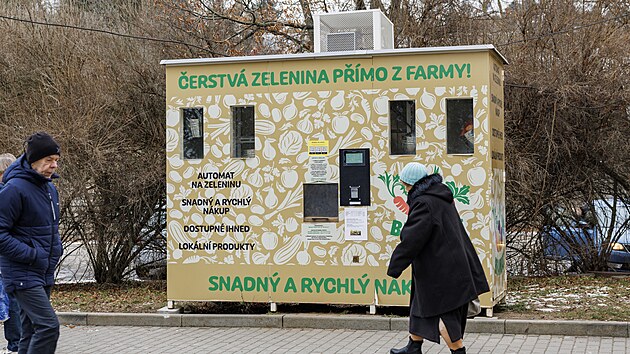 Velk� �sp�ch maj� stroje prod�vaj�c� ovoce a zeleninu. Na sn�mku automat z brn�nsk�ch �ernovic.